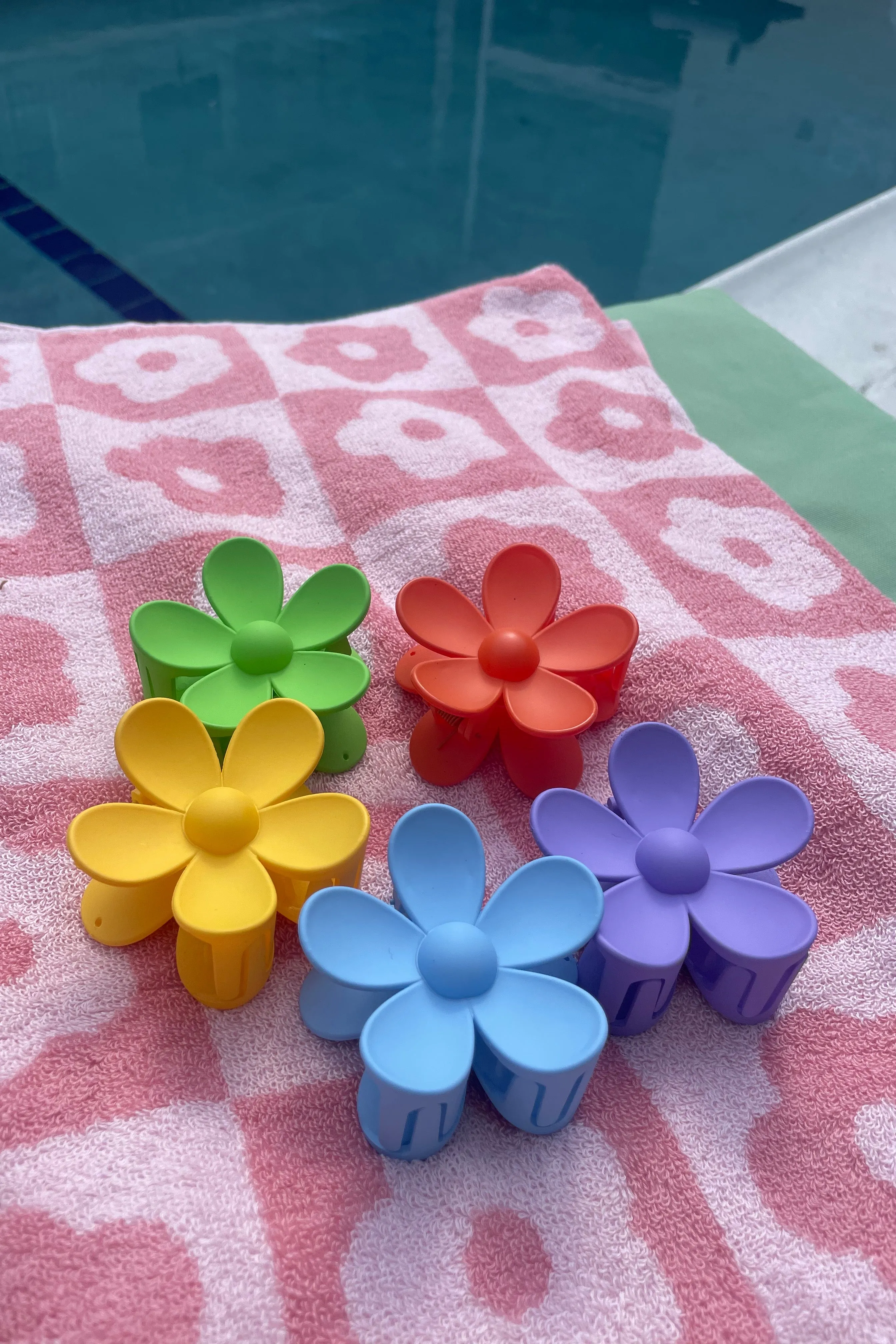 Dreamin' of Daisies Hair Clip