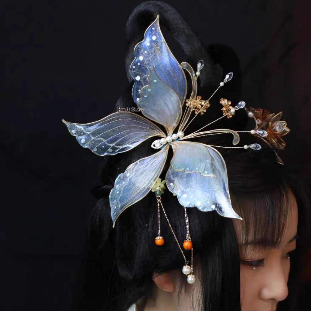 Headdress: Queen Alexandra's Birdwing